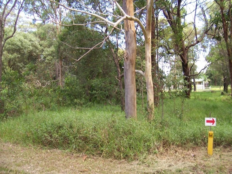 10 KARRAWARRA ST, Macleay Island QLD 4184