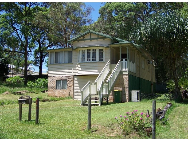 16 Noogie Street, Macleay Island QLD 4184