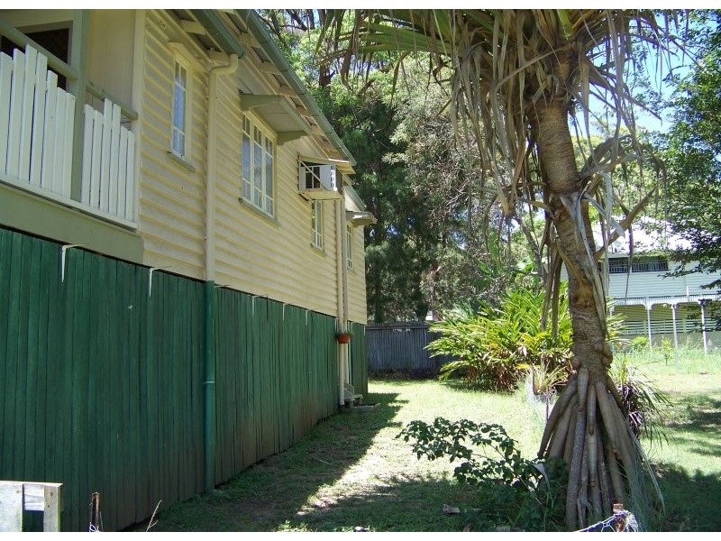 16 Noogie Street, Macleay Island QLD 4184