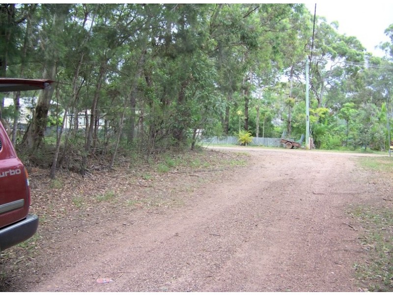 15 FLORA ST, Lamb Island QLD 4184