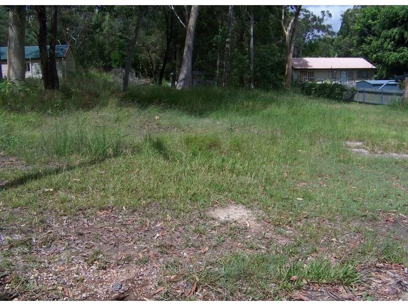 8 Panaroo Street, Macleay Island QLD 4184