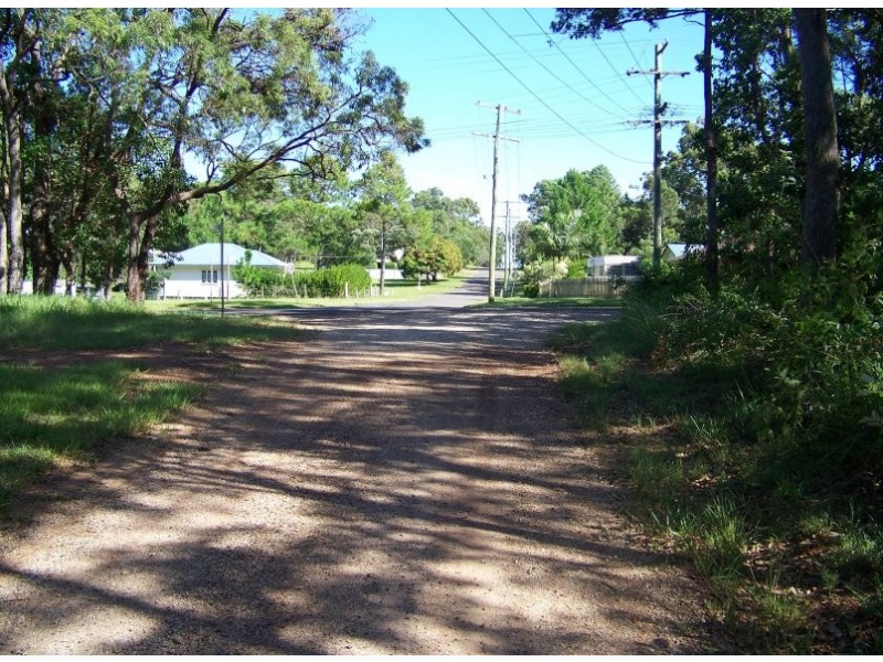 3 HELEN PDE, Lamb Island QLD 4184