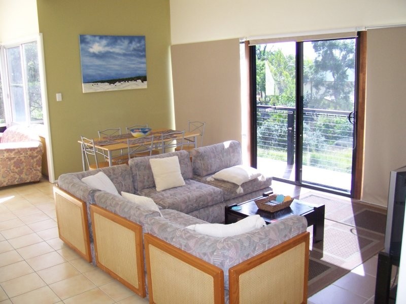 23  OOMOOL ST, Macleay Island QLD 4184