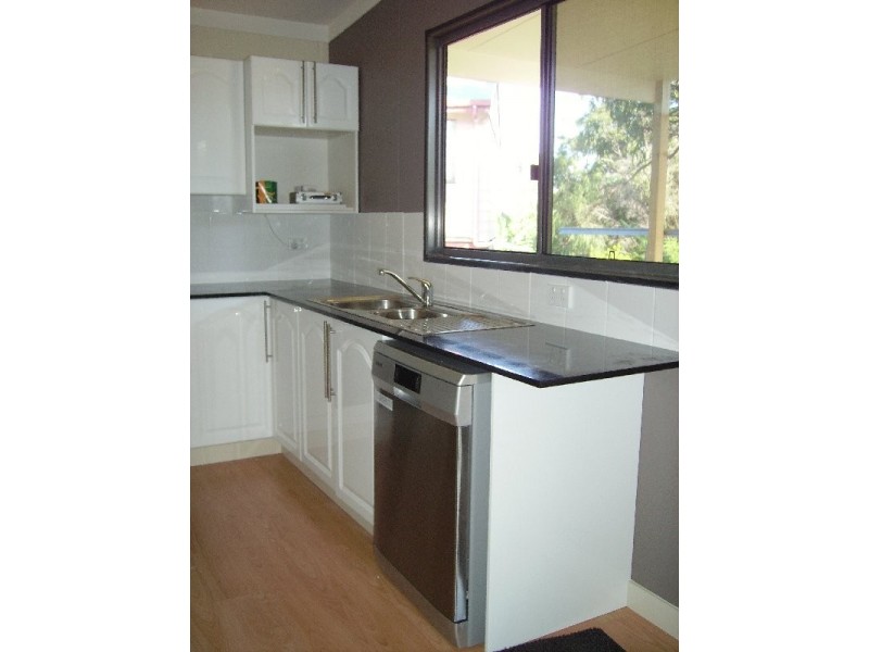 6 Alistair Court, Macleay Island QLD 4184