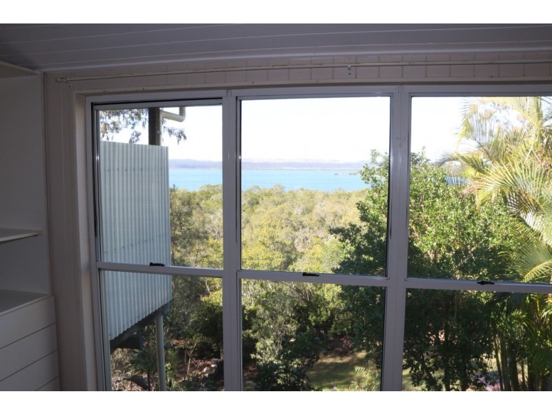 3 Island Outlook, Macleay Island QLD 4184