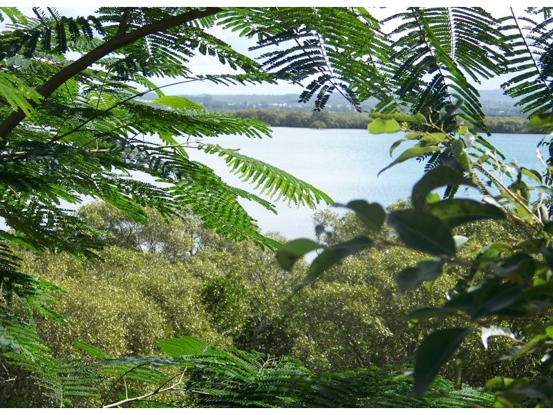 1 to 3 Coast Rd, Macleay Island QLD 4184