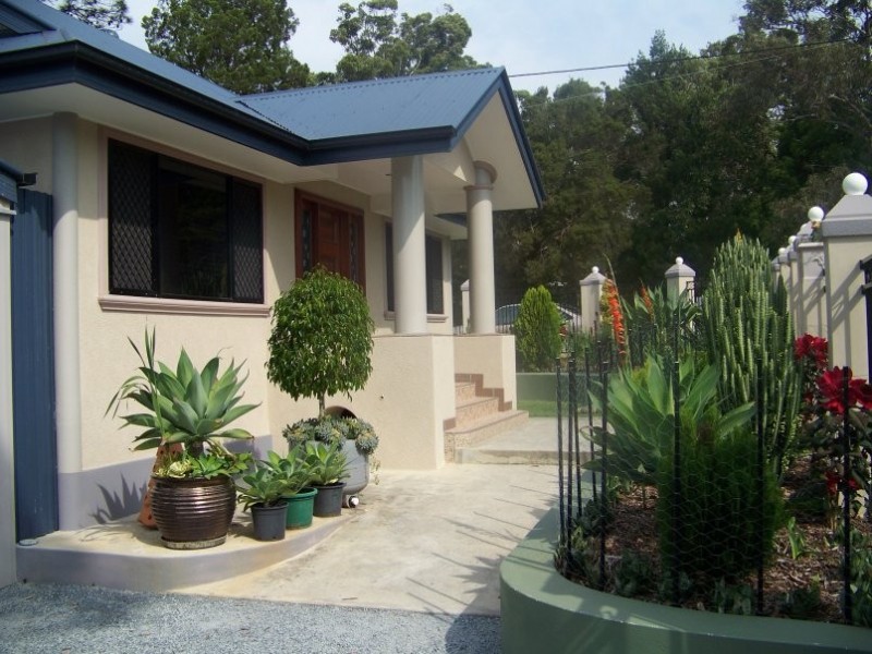 1 Gregory St, Macleay Island QLD 4184