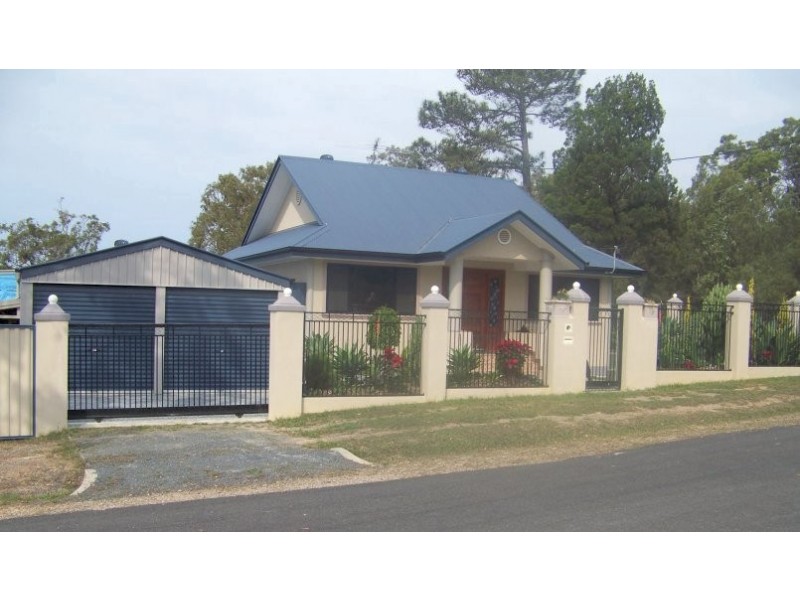 1 Gregory St, Macleay Island QLD 4184