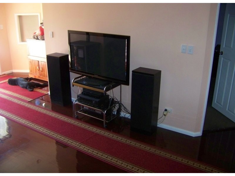 1 Gregory St, Macleay Island QLD 4184