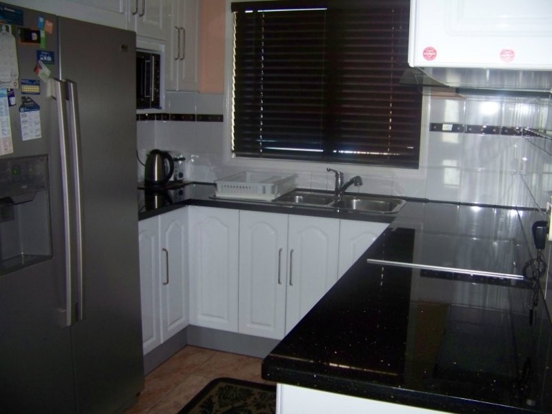 1 Gregory St, Macleay Island QLD 4184