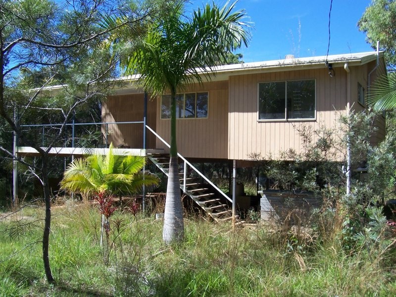 6 WAKE ST, Macleay Island QLD 4184