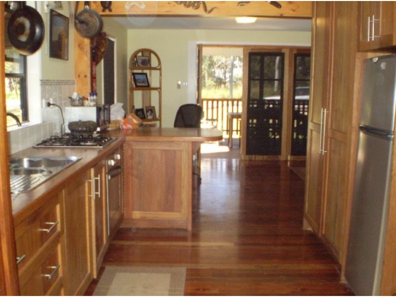 16 BLUE BAY CRESENT, Macleay Island QLD 4184