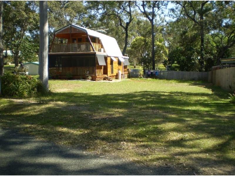 16 BLUE BAY CRESENT, Macleay Island QLD 4184