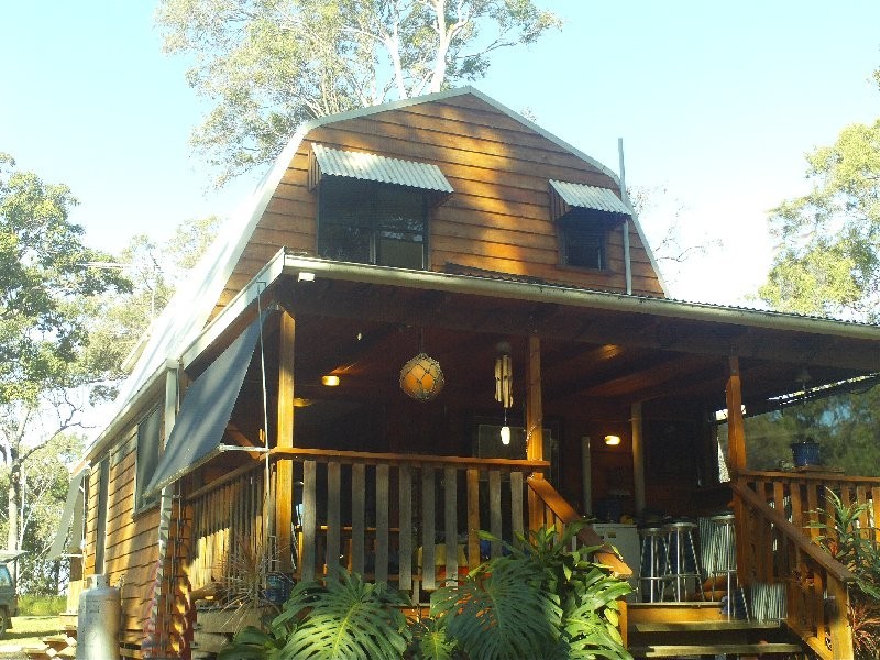 16 BLUE BAY CRESENT, Macleay Island QLD 4184