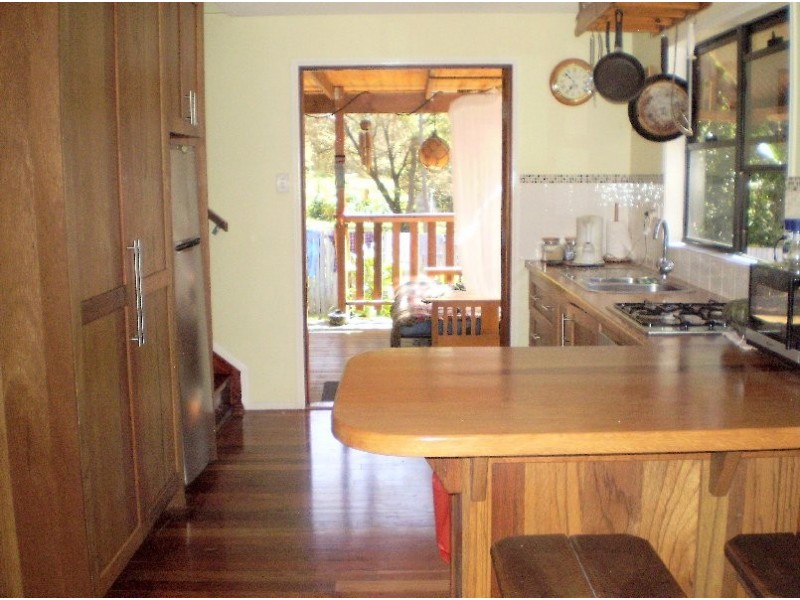 16 BLUE BAY CRESENT, Macleay Island QLD 4184