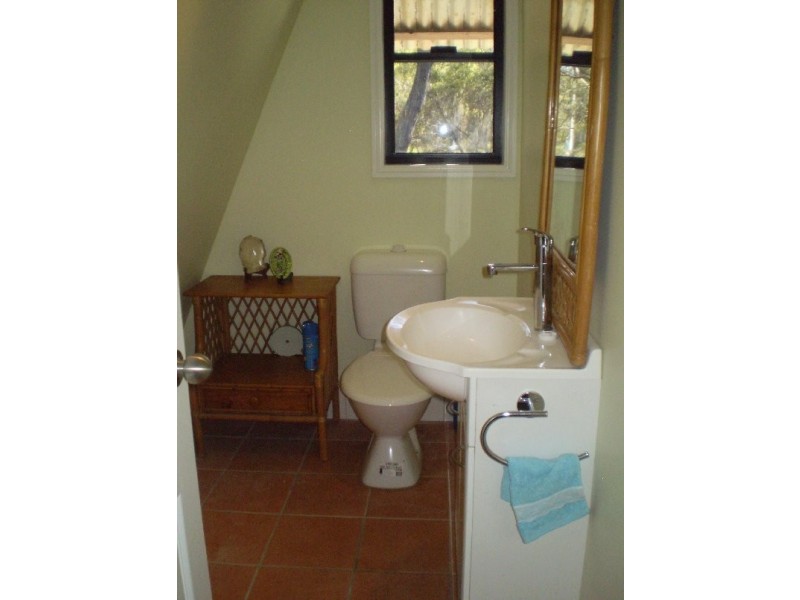 16 BLUE BAY CRESENT, Macleay Island QLD 4184