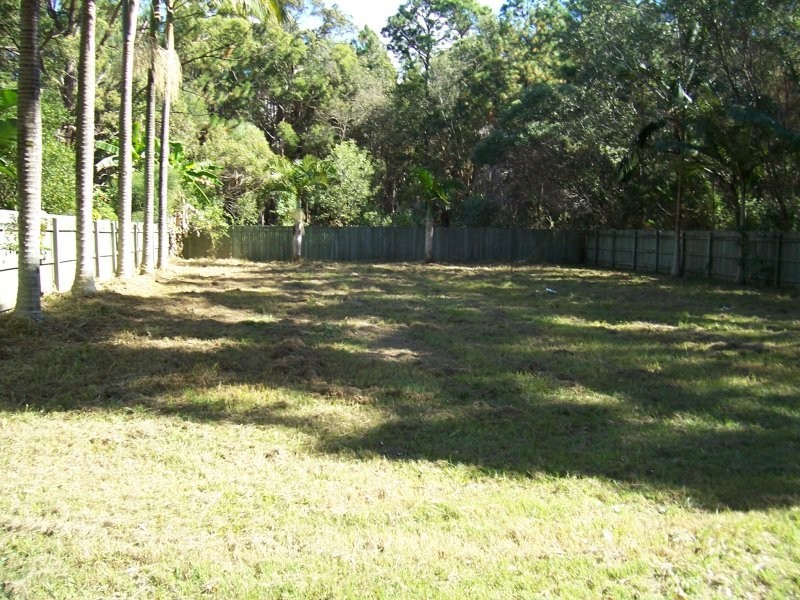 18 DERWENT ST, Macleay Island QLD 4184