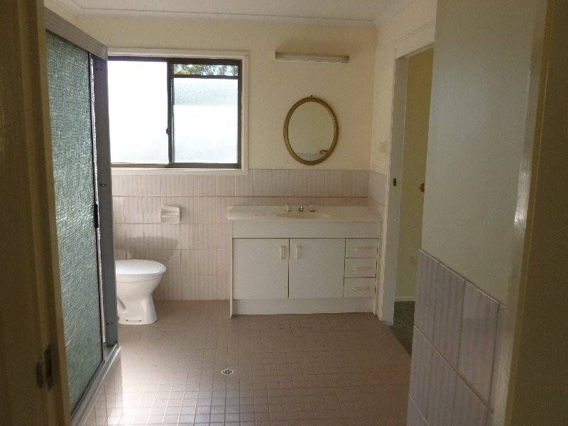 6 ILYA STREET, Macleay Island QLD 4184