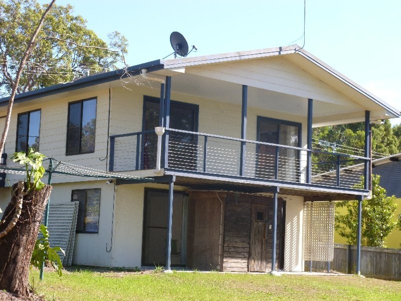6 ILYA STREET, Macleay Island QLD 4184