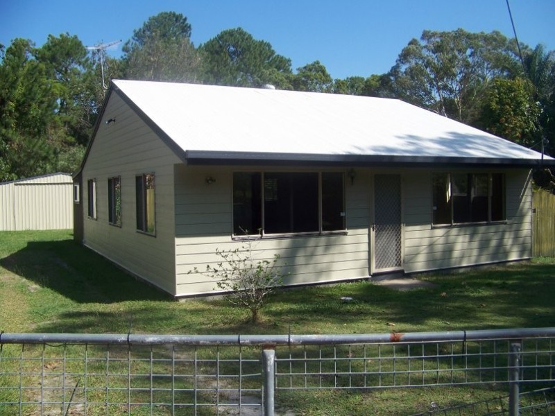 6 WILLIAM STREET, Macleay Island QLD 4184