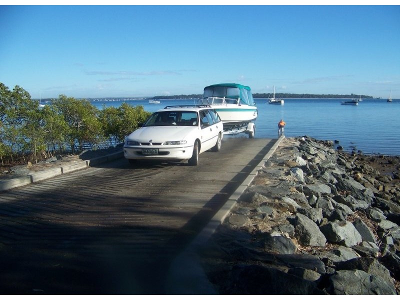 11 Coondooroopa Drive, Macleay Island QLD 4184