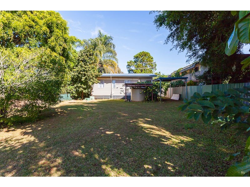 26 LEONIE CRES, Lamb Island QLD 4184