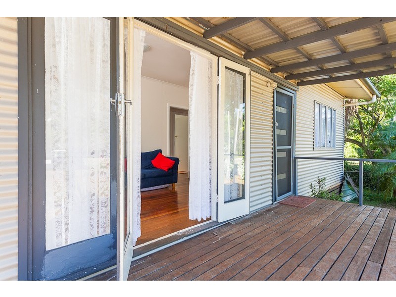 26 LEONIE CRES, Lamb Island QLD 4184