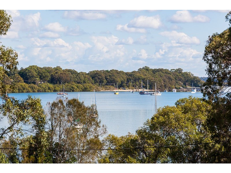 11 JUNE PDE, Lamb Island QLD 4184