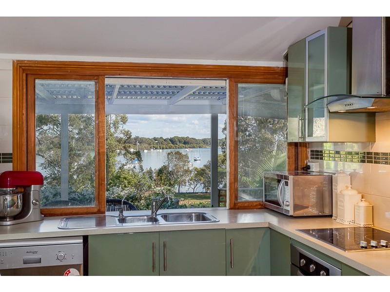 11 JUNE PDE, Lamb Island QLD 4184