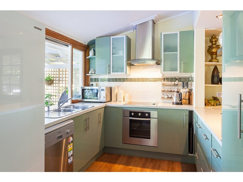 11 JUNE PDE, Lamb Island QLD 4184