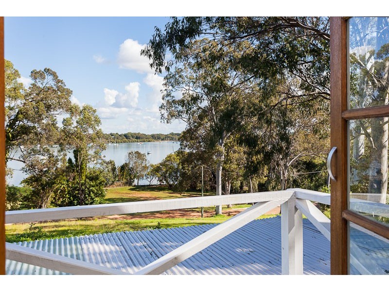 11 JUNE PDE, Lamb Island QLD 4184