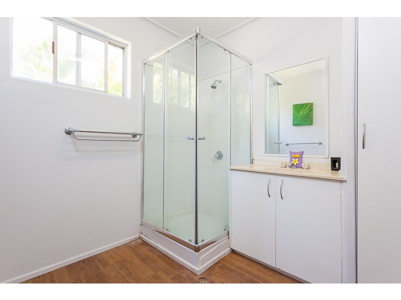 3 PAULA pde, Lamb Island QLD 4184