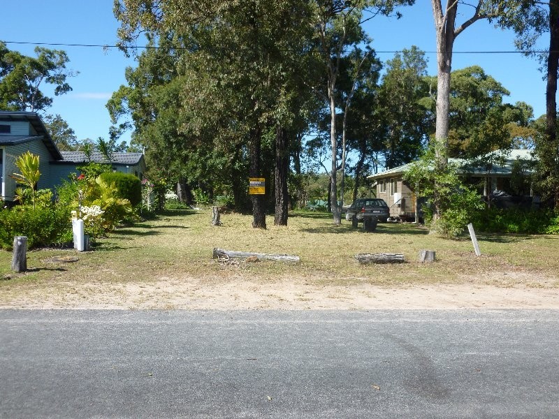 31 BENOWA, Macleay Island QLD 4184