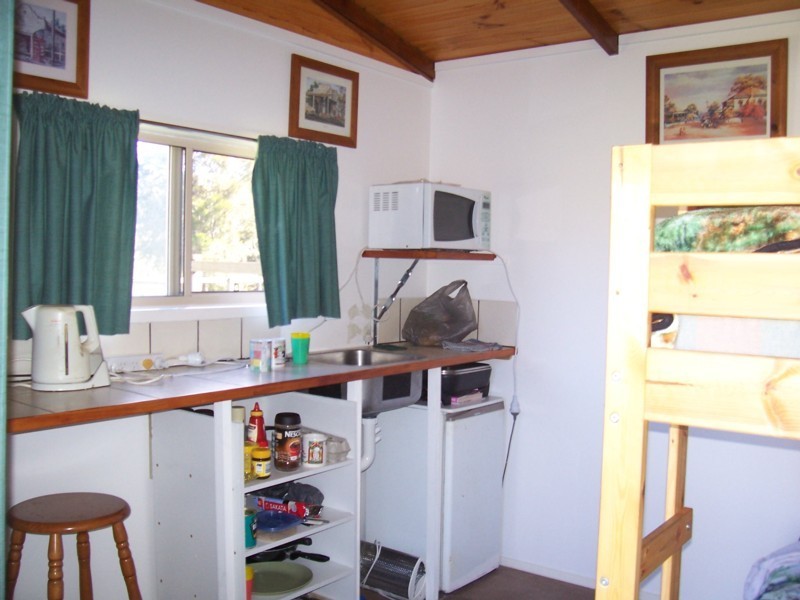 65 SCOTTS RD, Macleay Island QLD 4184