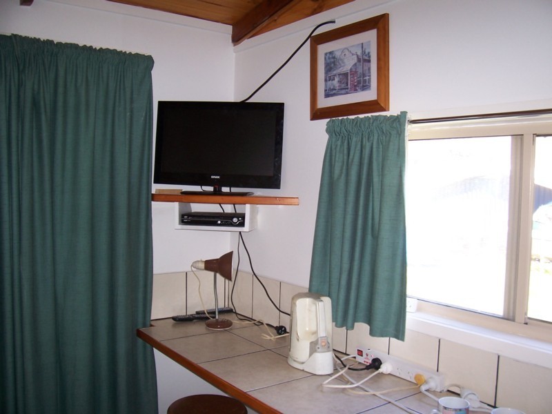 65 SCOTTS RD, Macleay Island QLD 4184