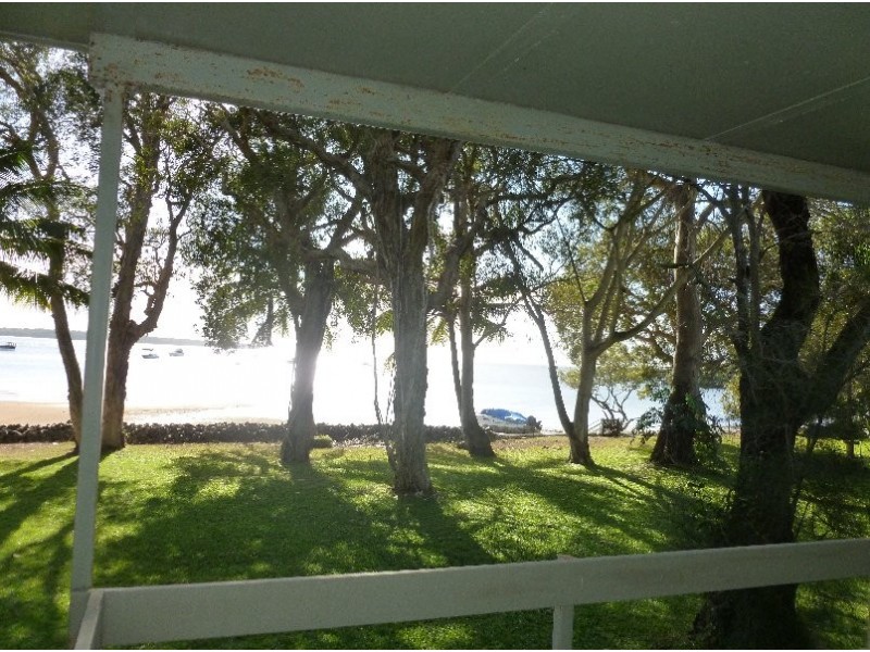 7 Coondooroopa Dve, Macleay Island QLD 4184