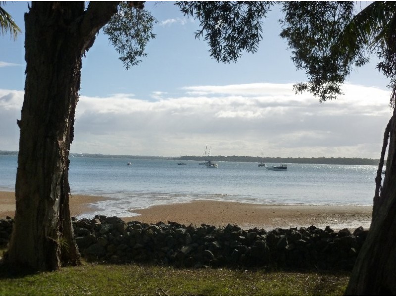 7 Coondooroopa Dve, Macleay Island QLD 4184