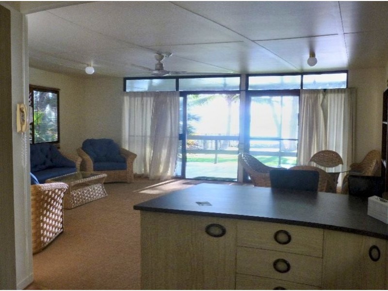 7 Coondooroopa Dve, Macleay Island QLD 4184