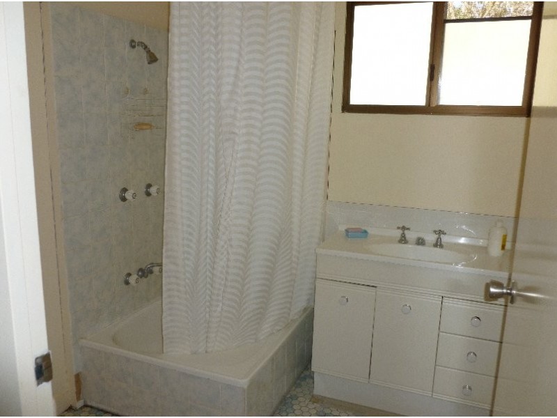 7 Coondooroopa Dve, Macleay Island QLD 4184