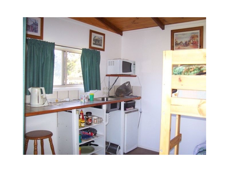 65 SCOTTS RD, Macleay Island QLD 4184