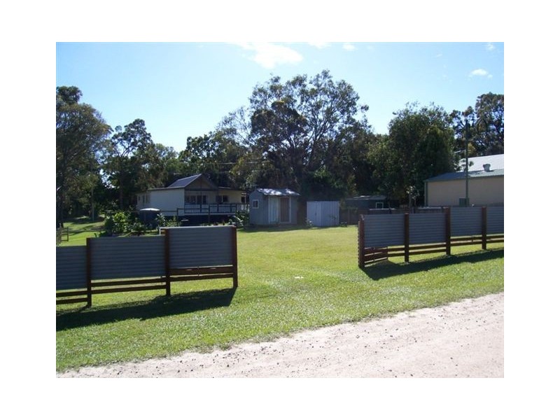 65 SCOTTS RD, Macleay Island QLD 4184
