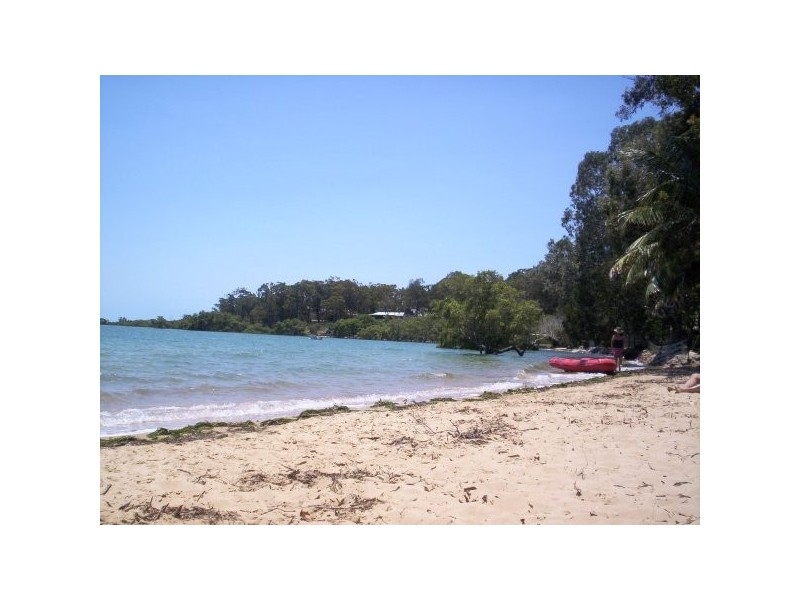 214 Kate St, Macleay Island QLD 4184