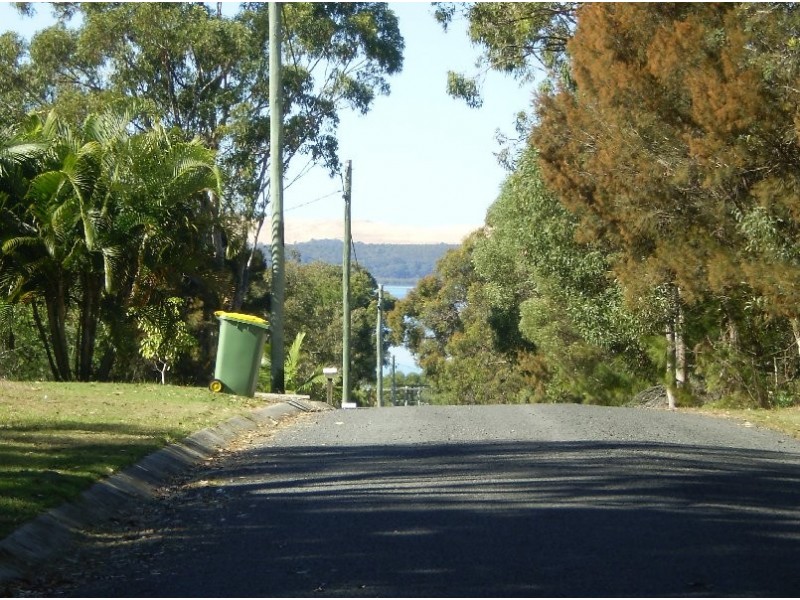 9-11 BARACOOTA, Macleay Island QLD 4184