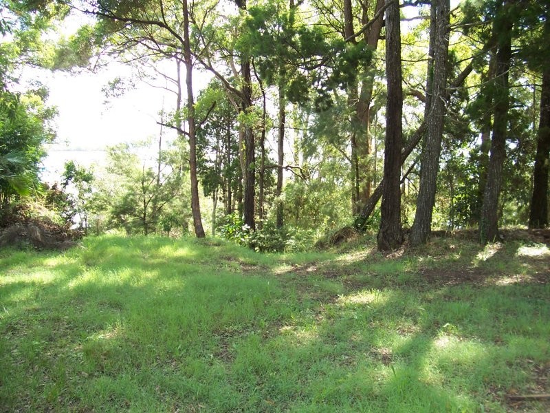 33 COAST RD, Macleay Island QLD 4184