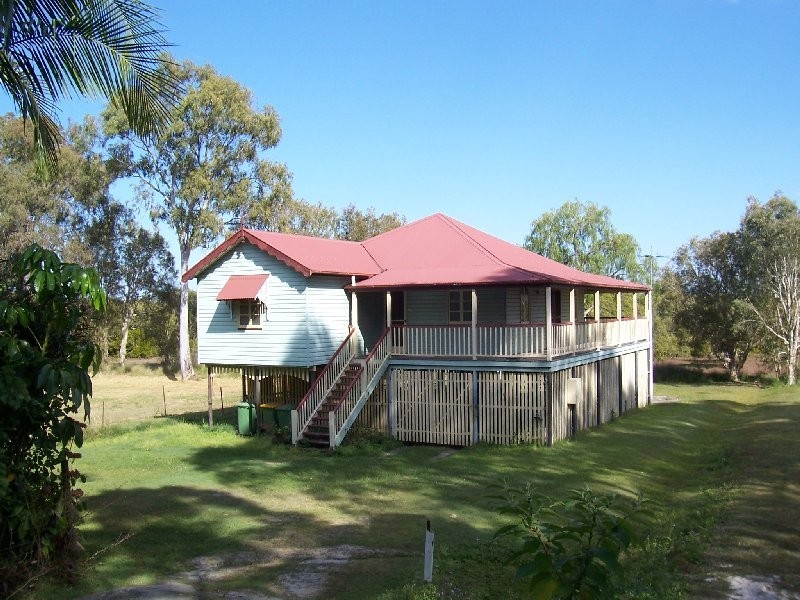 48 CHARLES TCE, Macleay Island QLD 4184