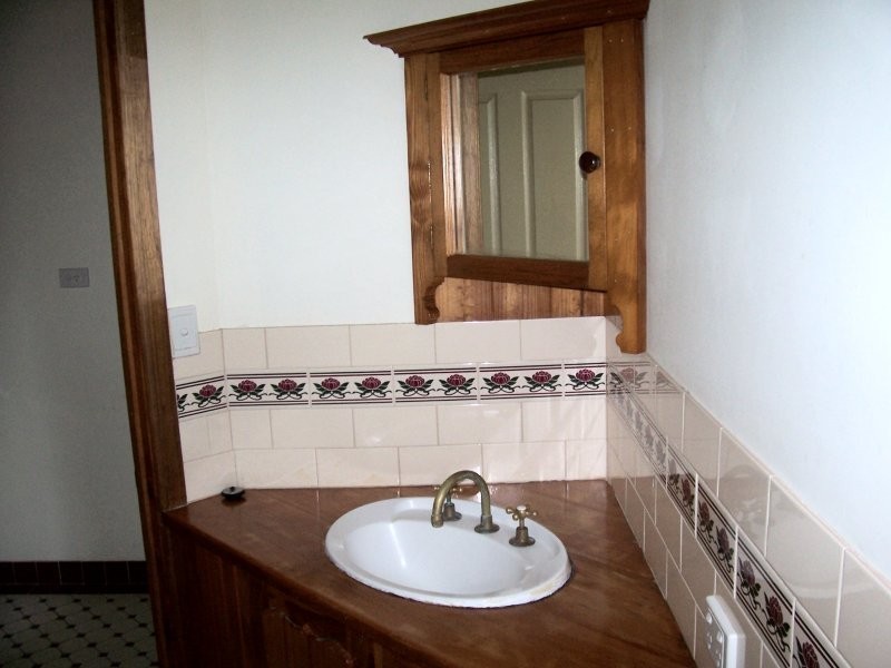 48 CHARLES TCE, Macleay Island QLD 4184