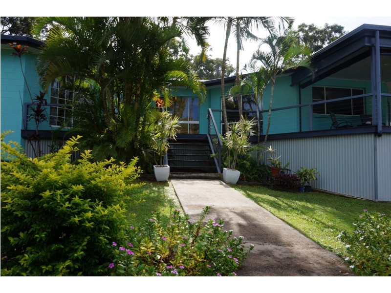 76 Beelong St, Macleay Island QLD 4184