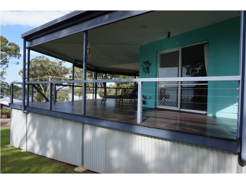 76 Beelong St, Macleay Island QLD 4184