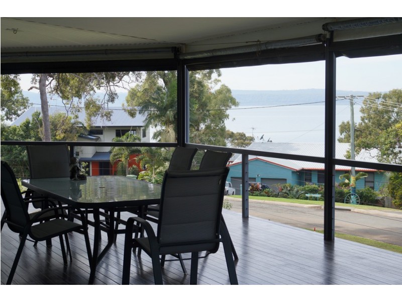 76 Beelong St, Macleay Island QLD 4184