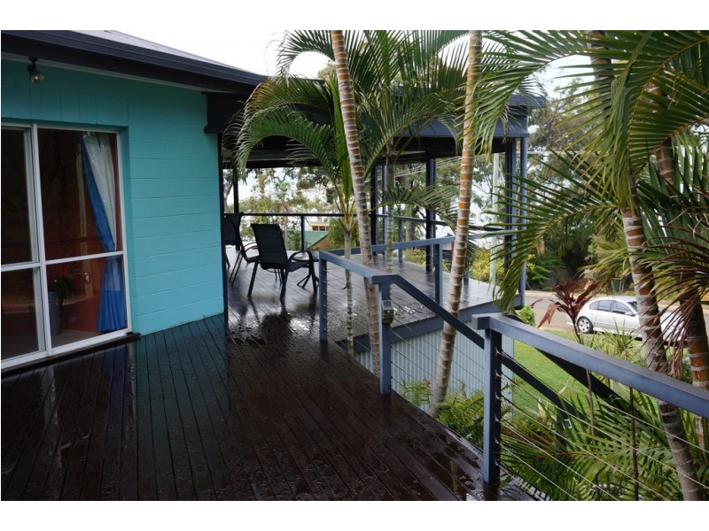76 Beelong St, Macleay Island QLD 4184